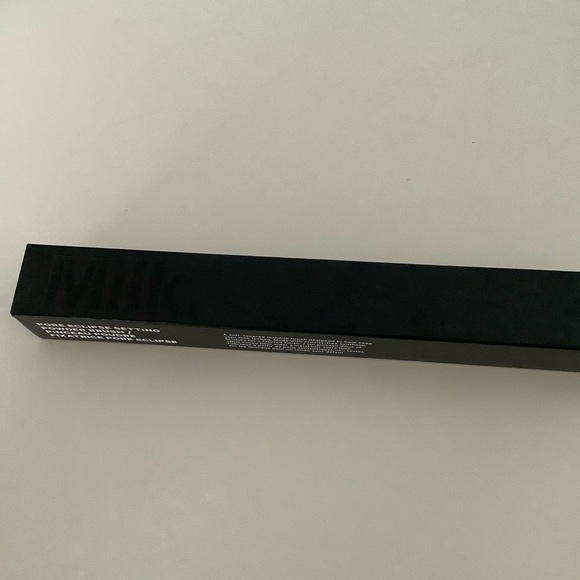 Milk Makeup Pore Eclipse Setting Powder Brush - Picture 2 of 3